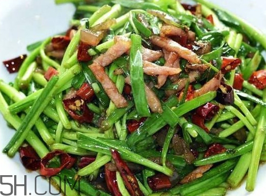 擇藜蒿手臟怎么洗？藜蒿和水芹菜的區(qū)別