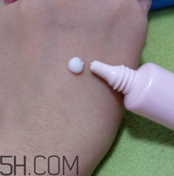 泊美塑采亮眼霜怎么樣？泊美塑采亮眼霜好用嗎？