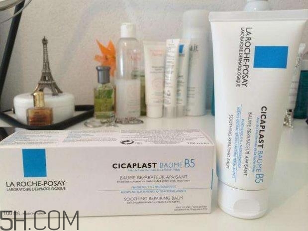 理膚泉b5為什么有水？理膚泉b5可以用在面霜后面嗎？