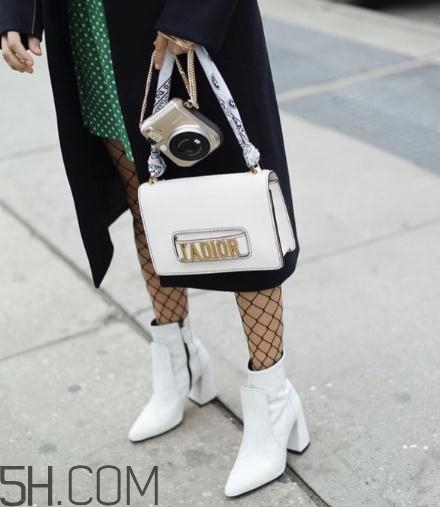 白色包包有劃痕怎么辦？白色包包上的劃痕能恢復(fù)嗎？