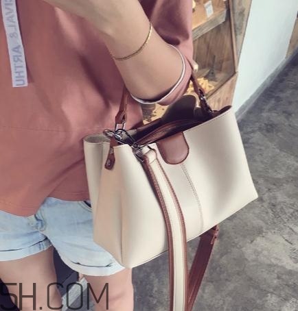 白色包包被衣服染色了怎么辦？白色包包染色怎么去除？