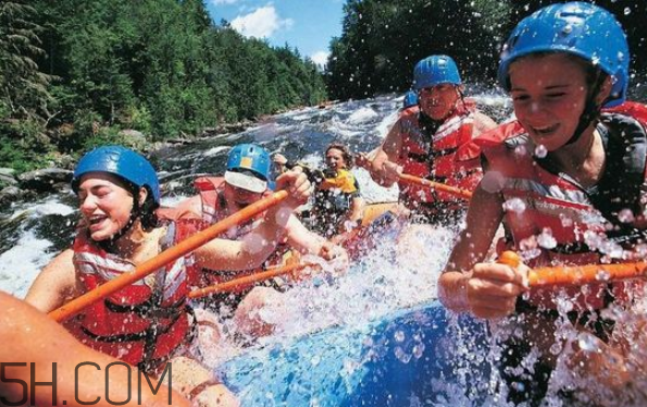 漂流小孩多大可以玩？漂流穿什么衣服鞋子合適？