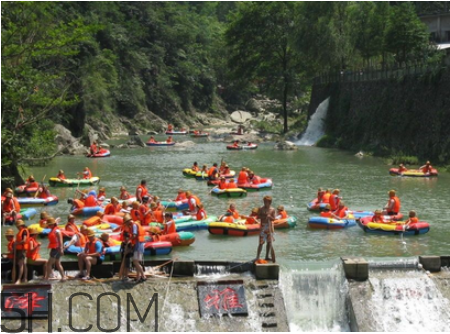 漂流小孩多大可以玩？漂流穿什么衣服鞋子合適？