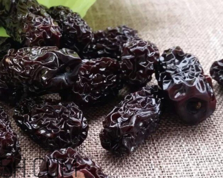 黑棗可以補(bǔ)血嗎 補(bǔ)血吃黑棗好還是紅棗 黑棗可以補(bǔ)血嗎 補(bǔ)血吃黑棗好還是紅棗