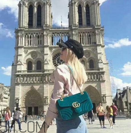 絲絨包包好打理嗎？絲絨包包怎么打理？