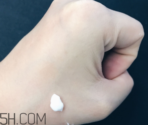 yukeido羊胎素膠原暈?zāi)奂t霜多少錢？怎么樣？