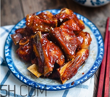 糖醋排骨醋什么時候放？糖醋排骨對身體有什么好處