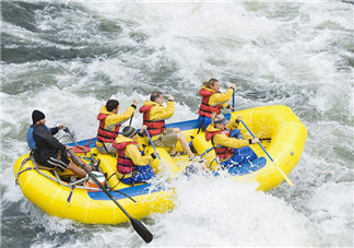 漂流小孩多大可以玩？漂流穿什么衣服鞋子合適？