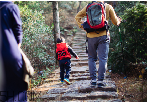 爬山對身體有什么好處？爬山前要準(zhǔn)備的裝備