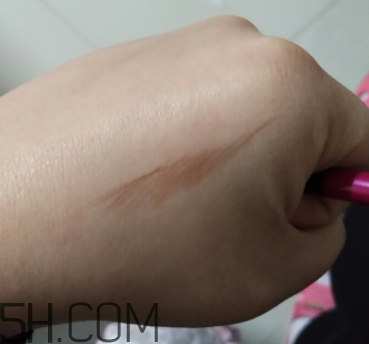 姬芮柔芯旋彩眉筆怎么樣？姬芮柔芯旋彩眉筆試色