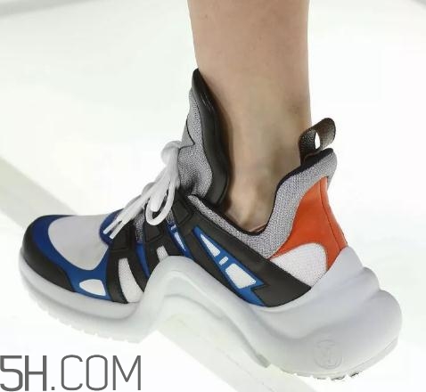 lv2018新款復(fù)古運(yùn)動(dòng)鞋多少錢？lv復(fù)古老爹鞋價(jià)格