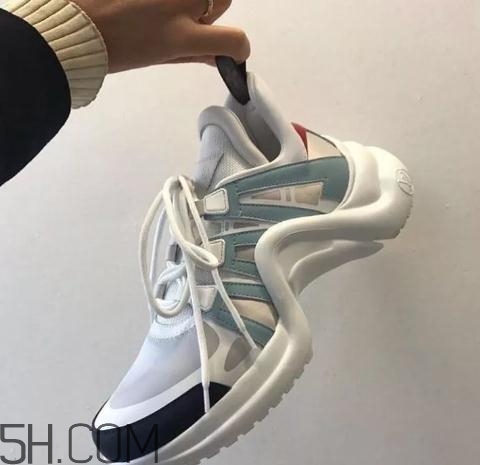 lv2018新款復(fù)古運(yùn)動(dòng)鞋多少錢？lv復(fù)古老爹鞋價(jià)格