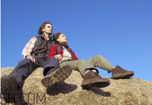 爬山要帶什么吃的？爬山耳鳴怎么回事？