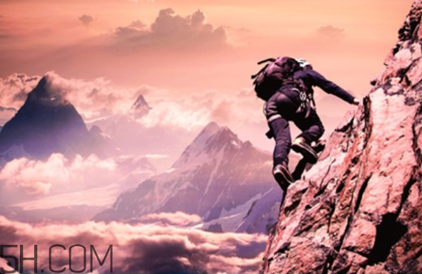 夏天爬山穿什么鞋？經(jīng)常爬山對(duì)膝蓋不好嗎？