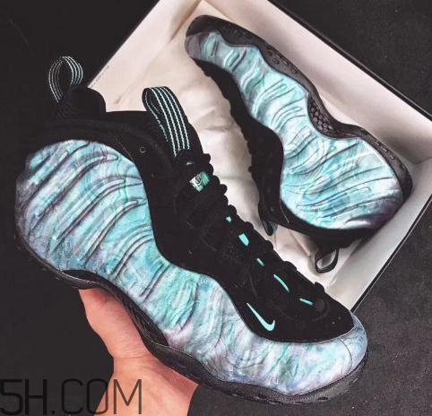 nike air foamposite one鮑魚噴實物什么樣？