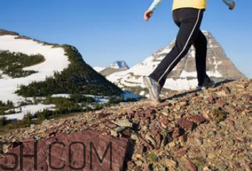 爬山后腿部酸痛怎么辦？如何防止爬山后腿疼？