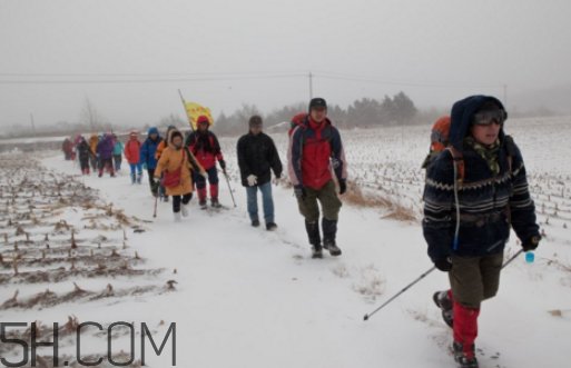 老年人爬山好嗎？下雪可以爬山嗎？
