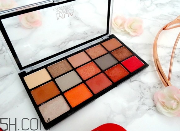 mua15色眼影盤怎么樣？mua15色眼影盤畫法步驟