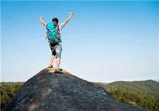 夏天爬山穿什么鞋？經(jīng)常爬山對膝蓋不好嗎？