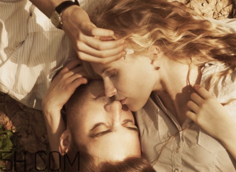 ysl反轉(zhuǎn)巴黎和黑鴉片香水哪個好？ysl反轉(zhuǎn)巴黎和黑鴉片對比