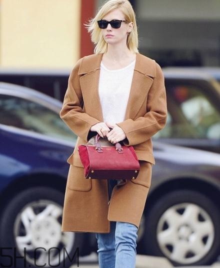 羊毛大衣發(fā)黃怎么洗？羊毛大衣發(fā)霉了怎么辦？