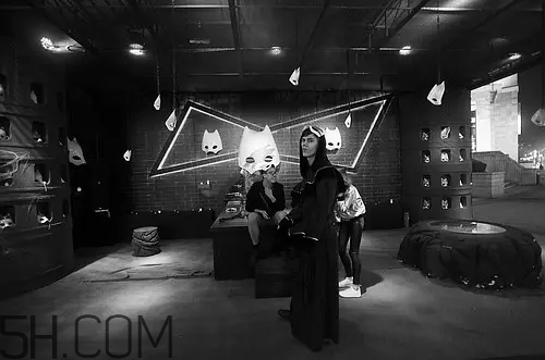 血色百威是什么？血色百威紅色的是什么？