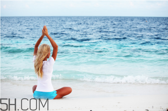 練形體的瑜伽動作有哪些？瑜伽后多久可以吃東西喝水？