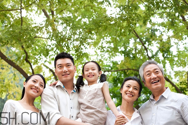 肺氣腫可以做手術(shù)嗎？肺氣腫可以做霧化嗎？