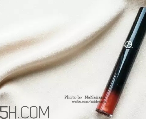 錦鯉色口紅是什么顏色？錦鯉色口紅試色