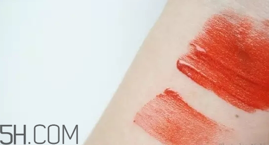 錦鯉色口紅是什么顏色？錦鯉色口紅試色
