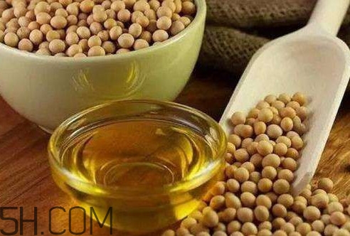 調(diào)和油和大豆油哪個(gè)好？調(diào)和油是色拉油嗎