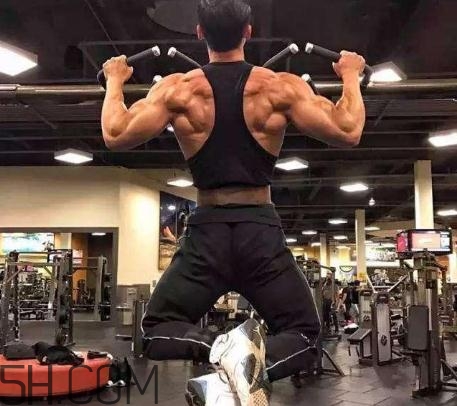 背闊肌怎么練寬？背闊肌怎么拉伸？