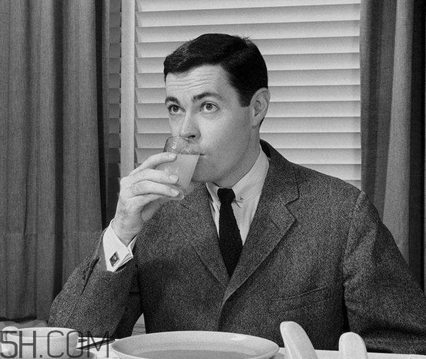 肺氣腫喝什么茶最好？肺氣腫喝什么湯好？