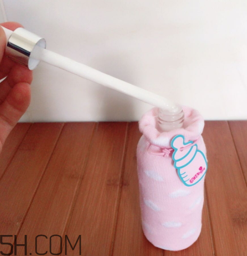 日吻牛初乳保濕提亮精華乳液怎么樣？多少錢？