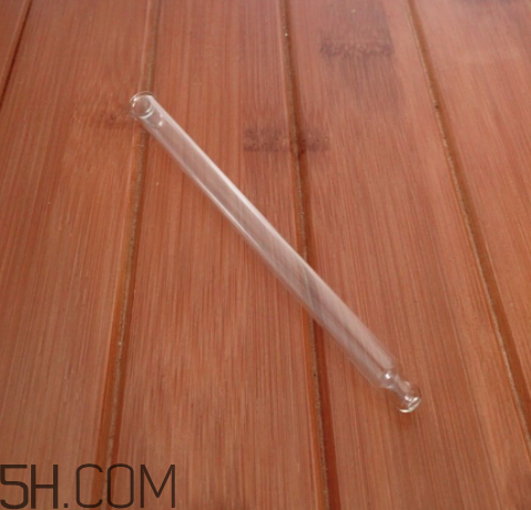 日吻牛初乳保濕提亮精華乳液怎么樣？多少錢？