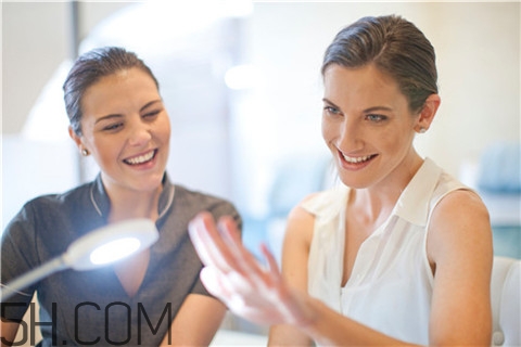 肺氣腫跟抽煙有關(guān)系嗎？肺氣腫跟生氣有關(guān)系嗎？