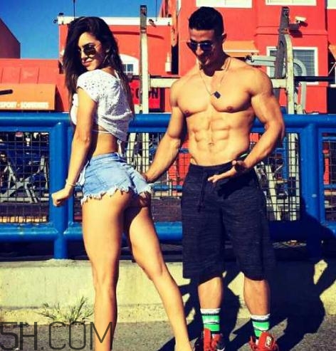 臀橋負(fù)重有危害嗎？負(fù)重臀橋的正確做法