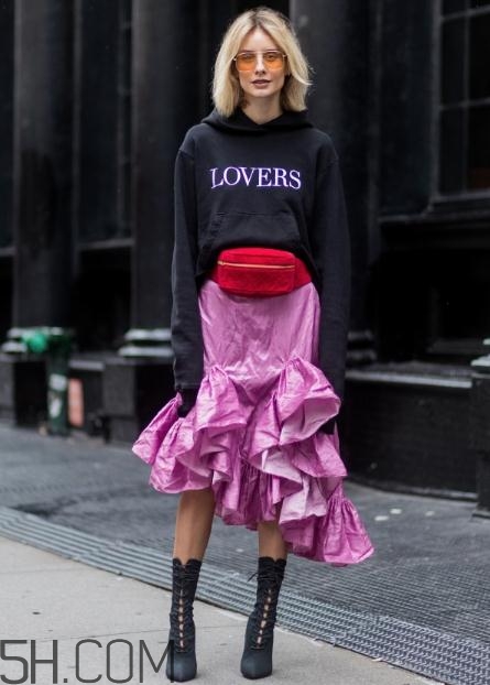 肩寬的女生適合穿衛(wèi)衣嗎？肩寬穿衛(wèi)衣好看嗎？