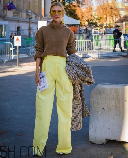 肩寬的女生穿什么毛衣？適合肩寬女生穿的毛衣