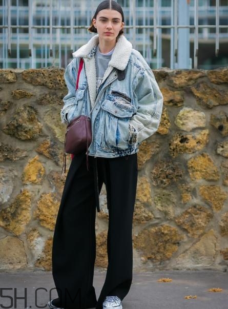 肩寬的女生冬天怎么穿？肩寬的女生冬天穿搭技巧