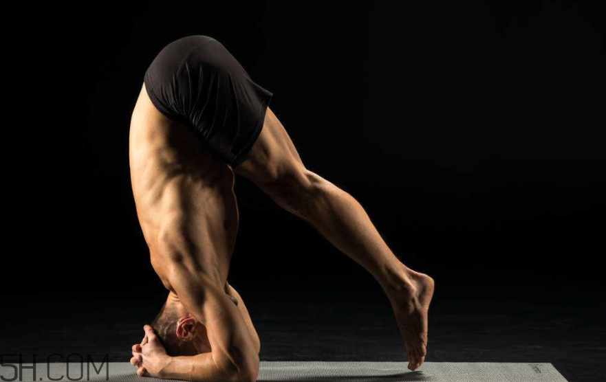 練瑜伽要穿內(nèi)衣嗎？練瑜伽會使小腿變粗嗎？