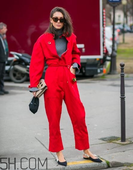 棕色頭發(fā)穿什么衣服？棕色頭發(fā)搭配什么衣服好看？