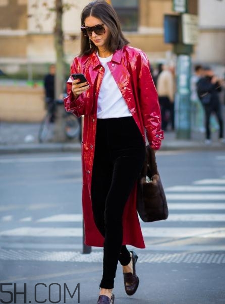 棕色頭發(fā)穿什么衣服？棕色頭發(fā)搭配什么衣服好看？