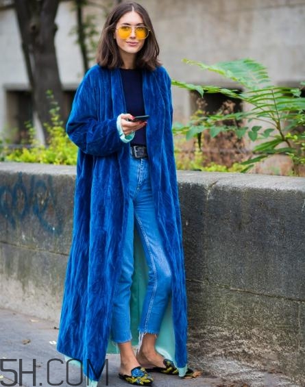 棕色頭發(fā)穿什么衣服？棕色頭發(fā)搭配什么衣服好看？