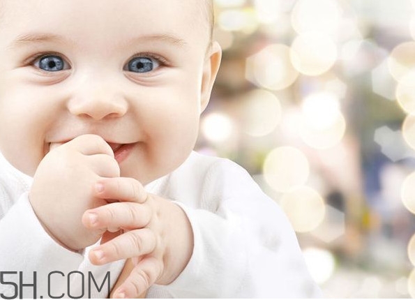 寶寶多大可以用創(chuàng)可貼？寶寶用創(chuàng)可貼注意事項(xiàng)