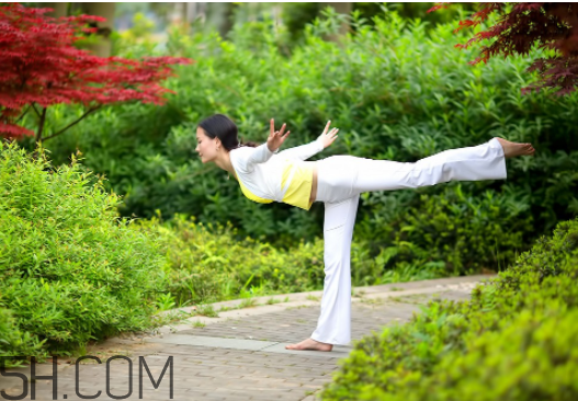 練瑜伽開空調(diào)有什么壞處？練瑜伽不出汗能減肥嗎？