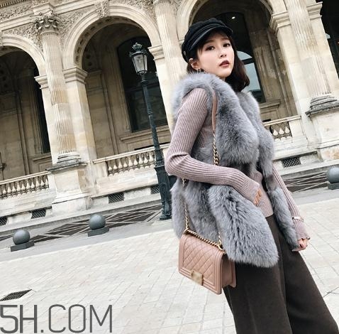 狐貍毛馬甲什么季節(jié)穿？狐貍毛馬甲多少度能穿？