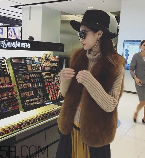 狐貍毛馬甲實用嗎？狐貍毛馬甲怎么打理？