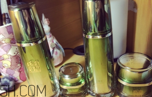 百雀羚肌初賦活系列怎么樣？百雀羚肌初賦活系列適合年齡