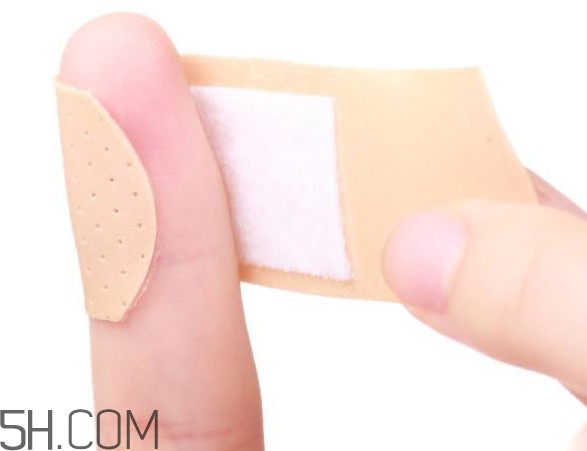 創(chuàng)可貼的膠怎么去除？創(chuàng)口貼哪些傷口不能用